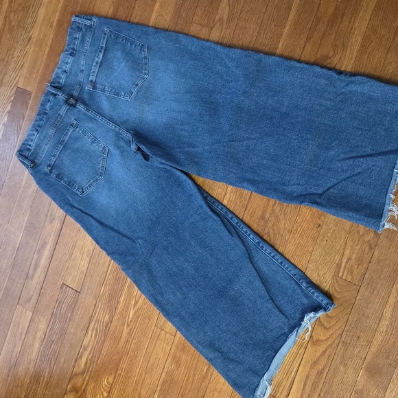 Ladies Jeans - Picture 4 of 5